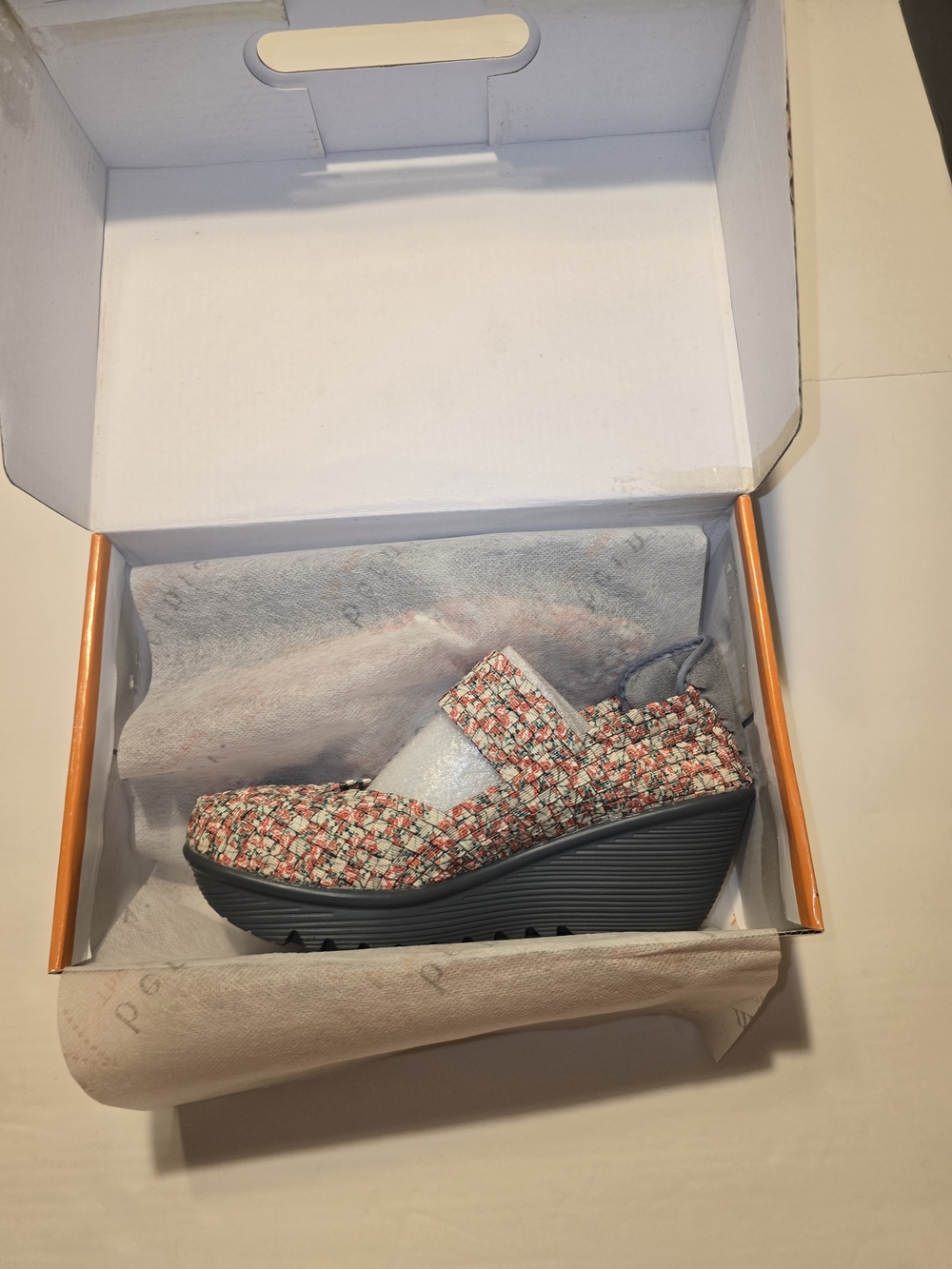 bernie mev. Multicolor Tweed Wedge Slip-On in Coral, White & Gray